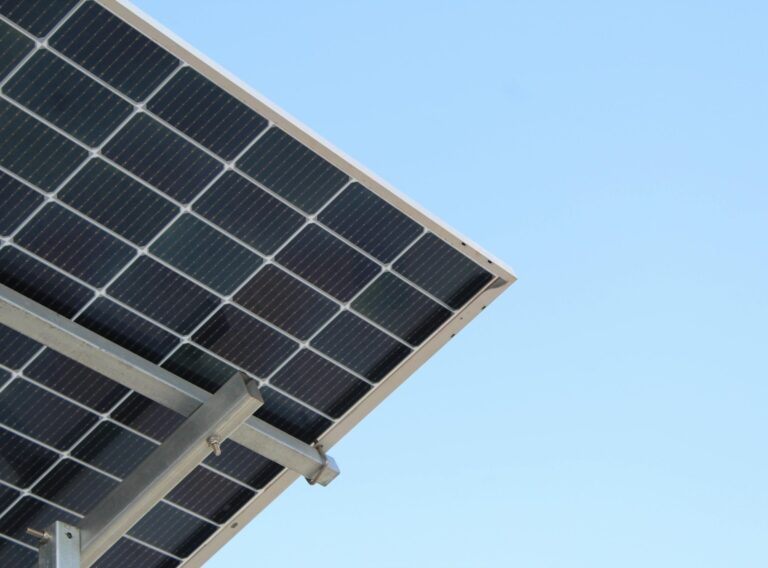 La conexion a la red fotovoltaica en proyectos solares