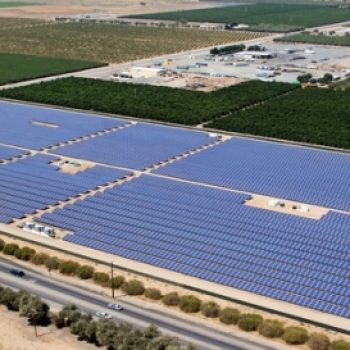 Instalación de paneles solares en California